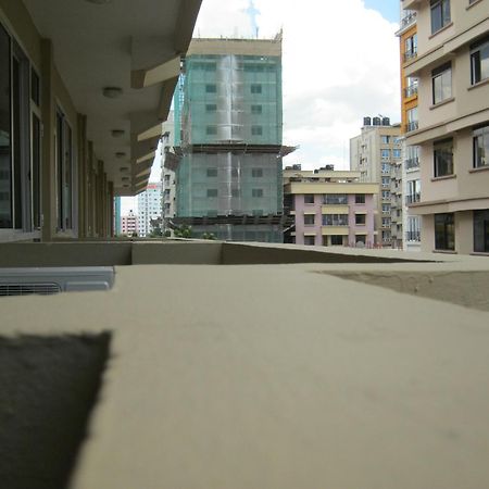 Iris Hotel Daressalam Exterior foto